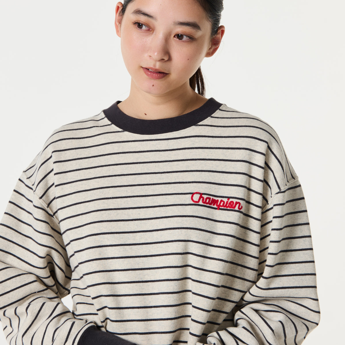 BORDER CREW NECK SWEATSHIRT