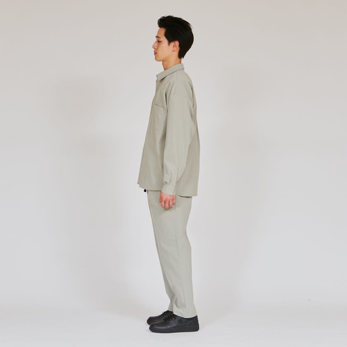 ロングスリーブシャツ