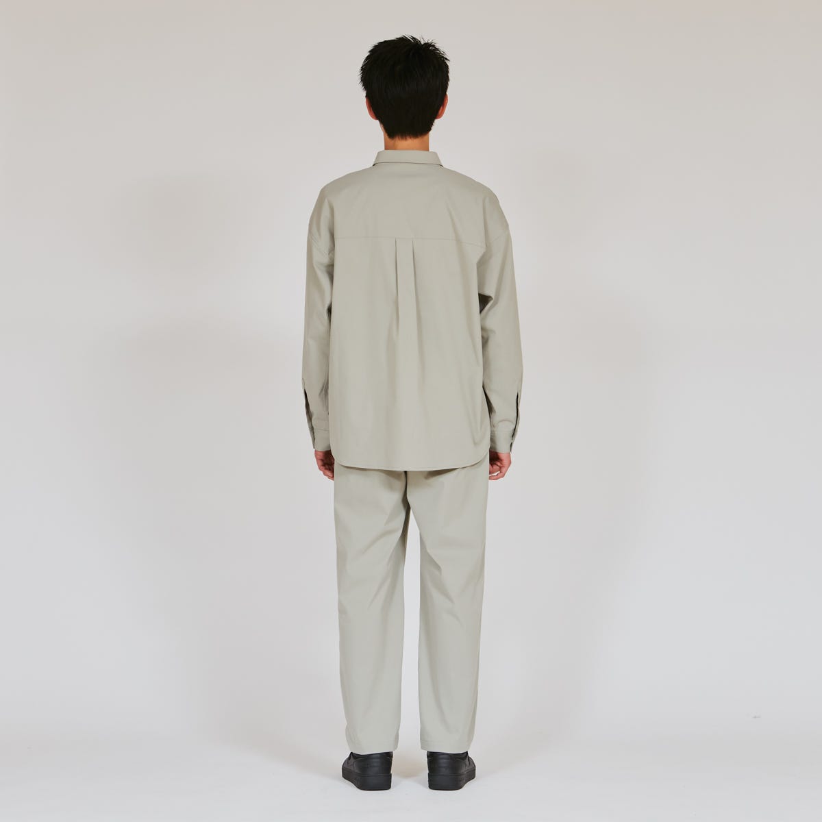 ロングスリーブシャツ