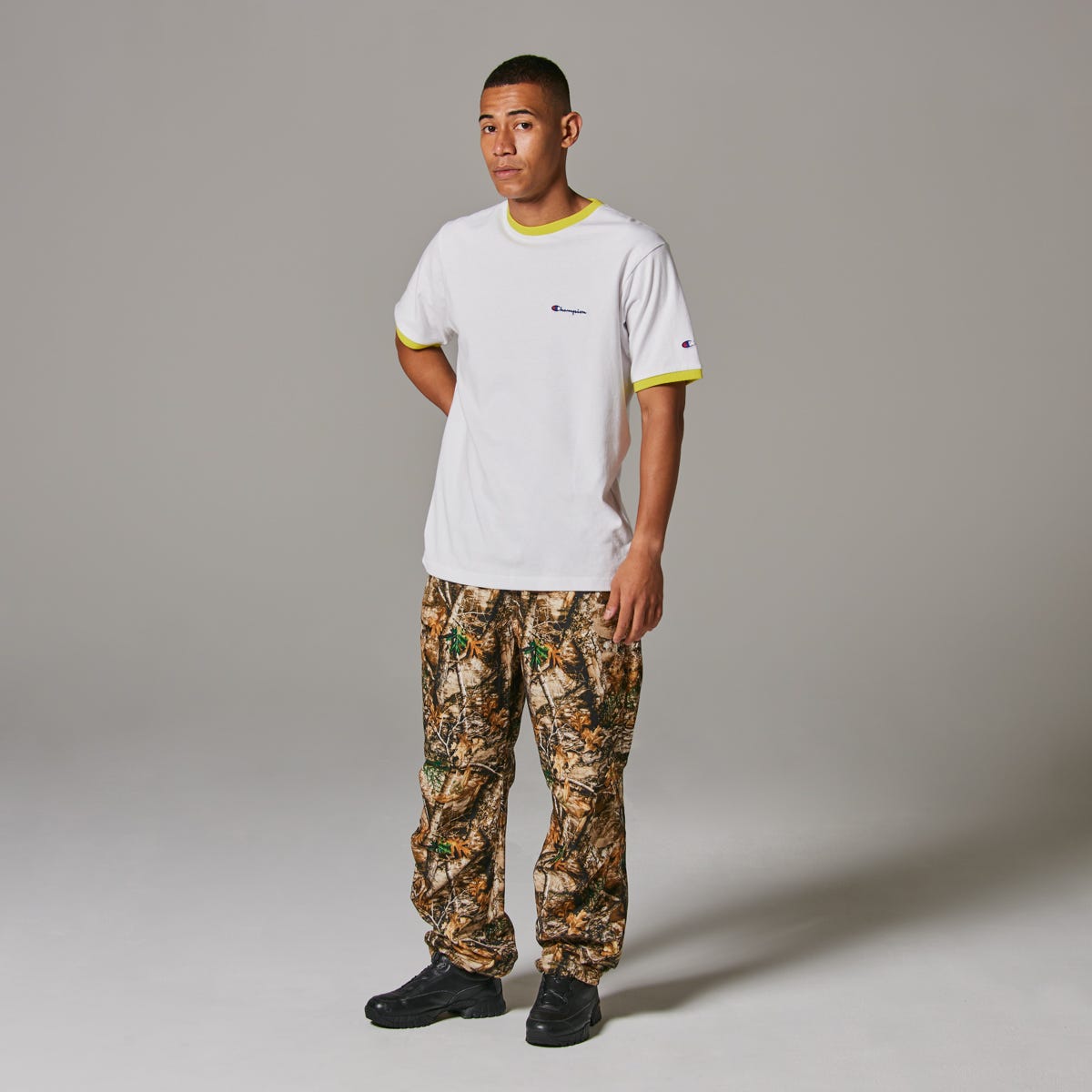 ショートスリーブリンガーTシャツ
