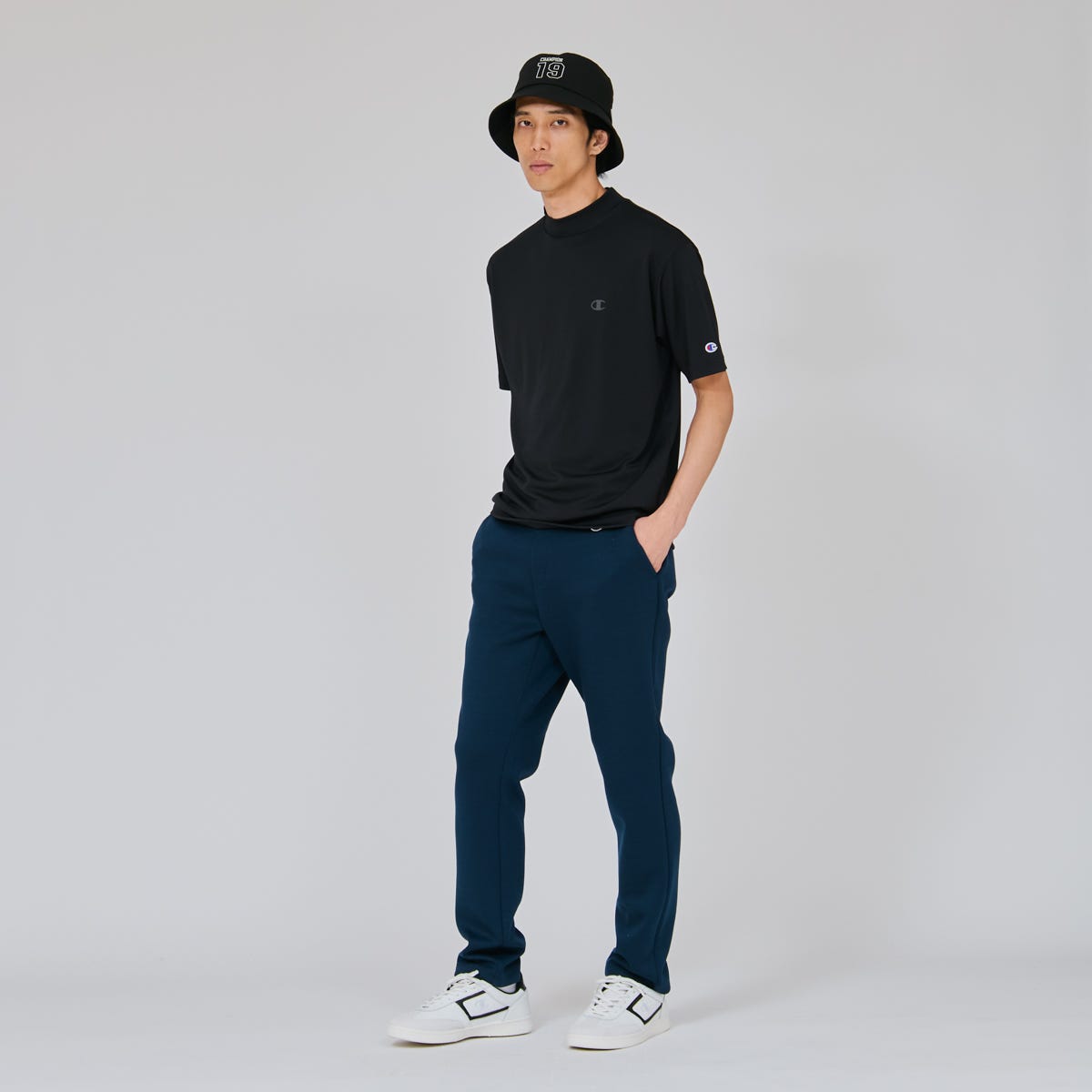 ショートスリーブモックネックシャツ