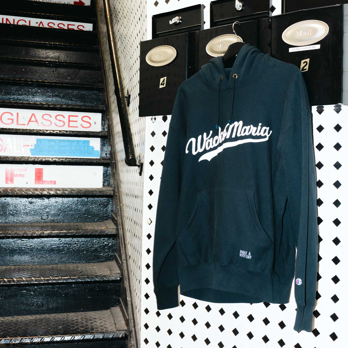 Champion × WACKO MARIA リバースウィーブ(R) フーデッドスウェットシャツ (C8-E126)