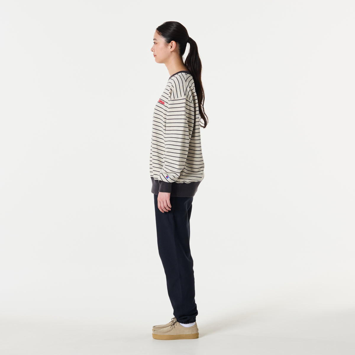 BORDER CREW NECK SWEATSHIRT
