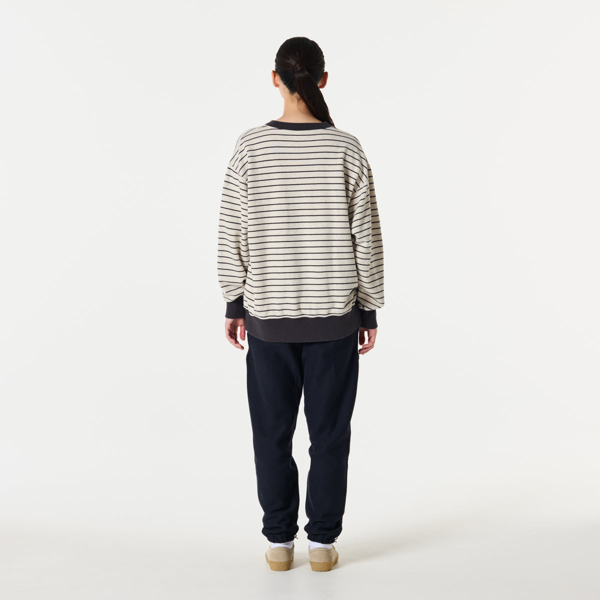 BORDER CREW NECK SWEATSHIRT