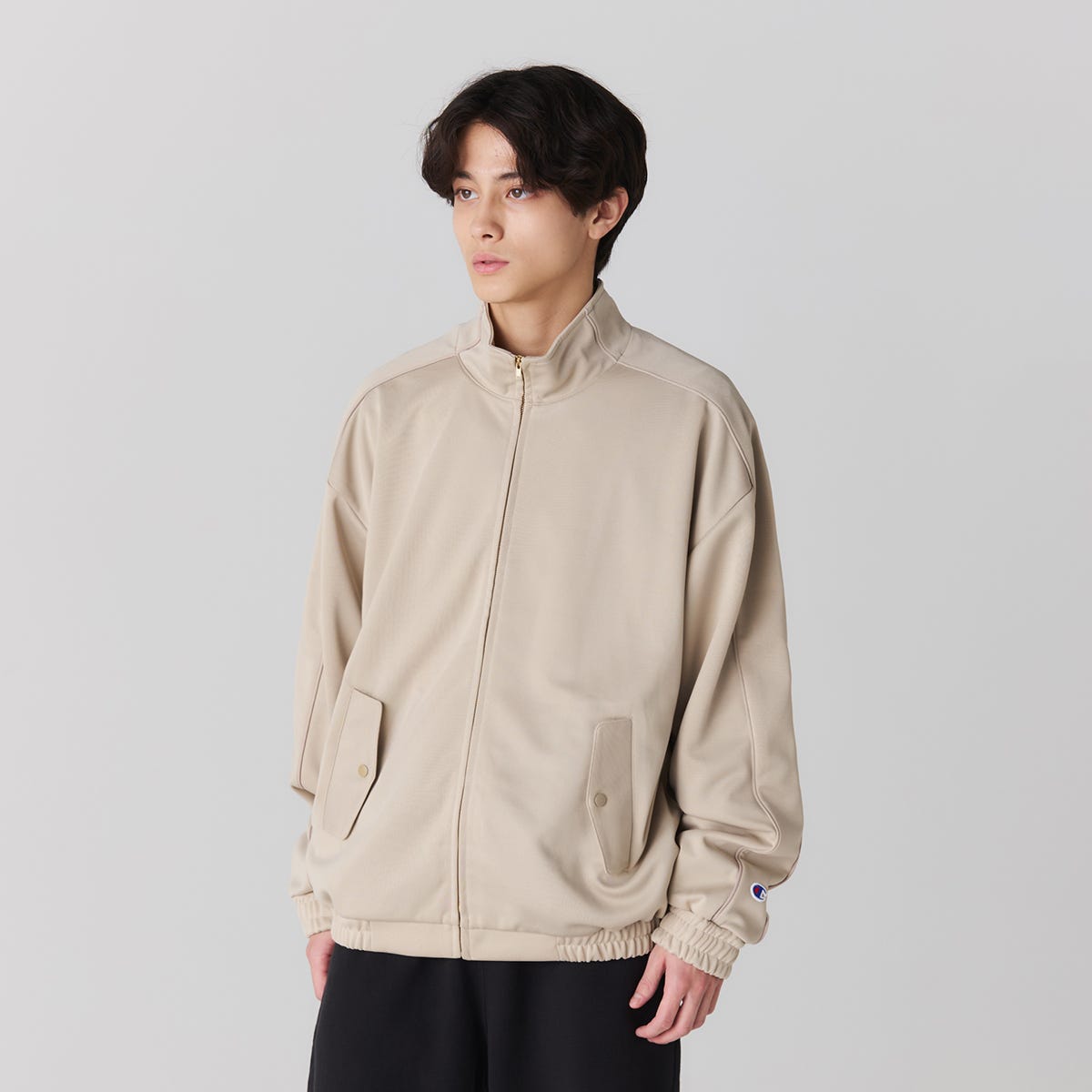 トラックジャケット