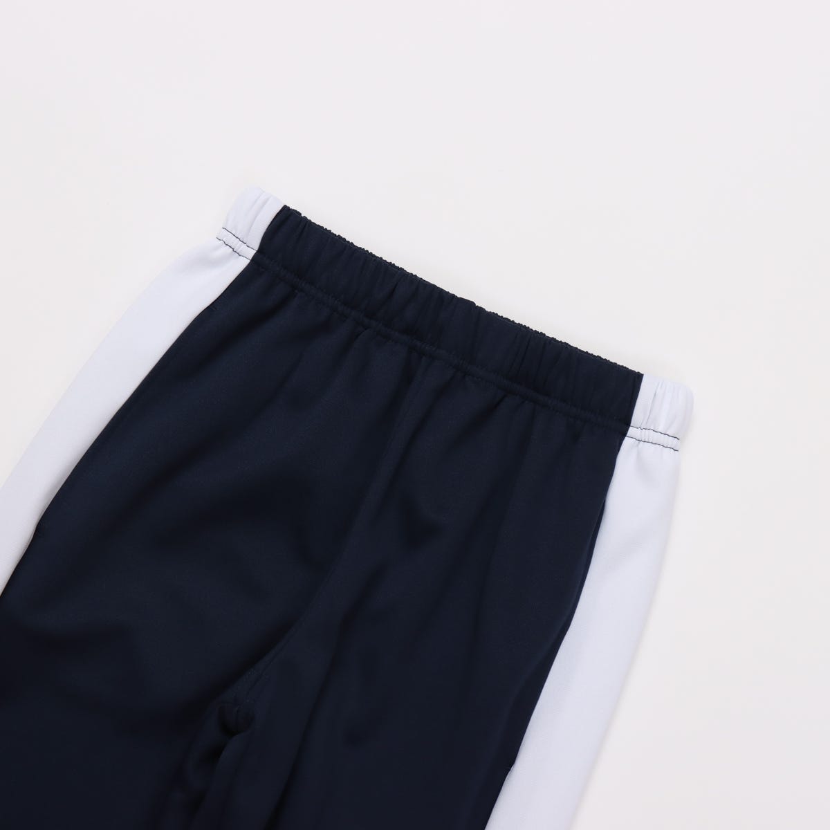 トレーニングスーツ
