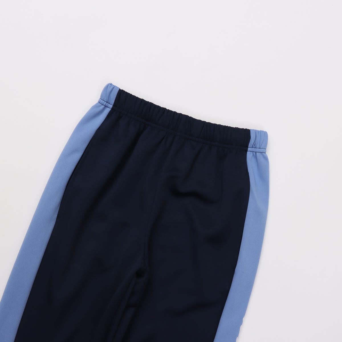 トレーニングスーツ