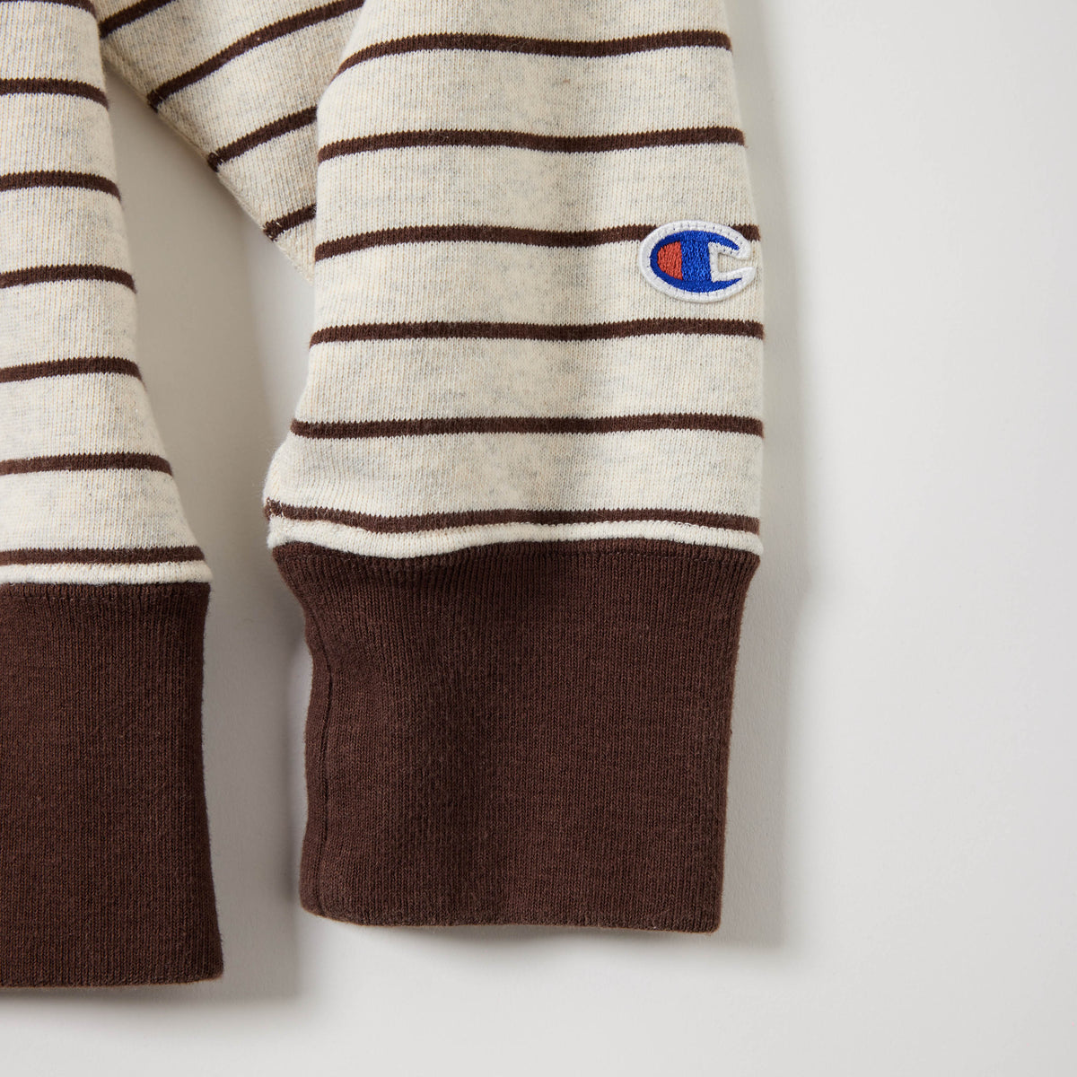 BORDER CREW NECK SWEATSHIRT